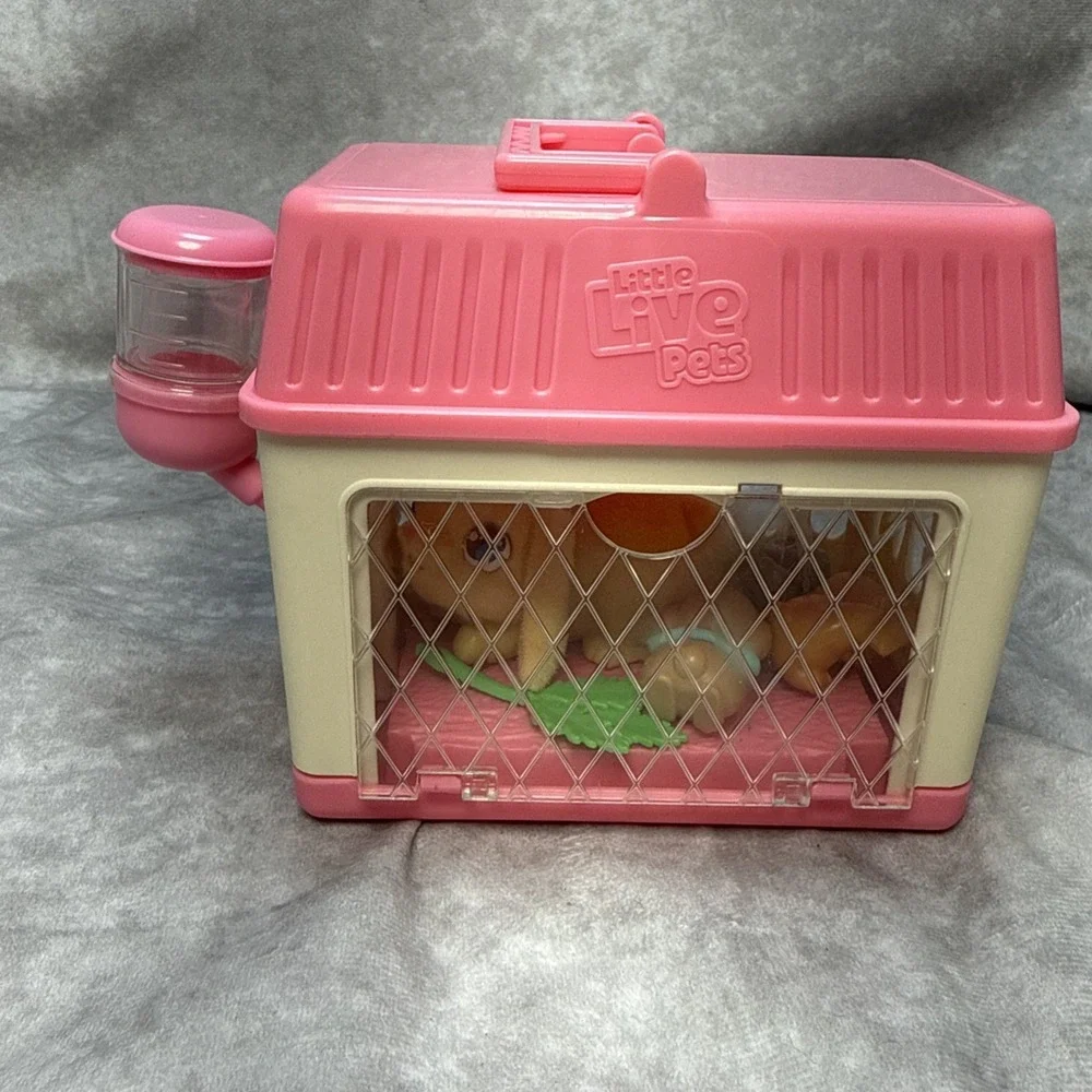 Little Live Pets Mama Surprise Minis Flocked Bunny Rabbit Babies Hutch Moose Toy